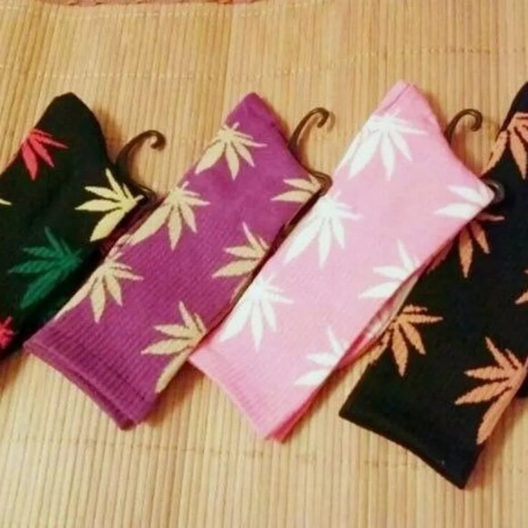 Accessories - WOMEN'S WEED LEAF SOCKS (4) PAIRS MIXED
